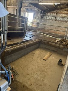 Travaux d’agrandissement d’une salle de traite agricole en béton réalisés par BF Maçonnerie