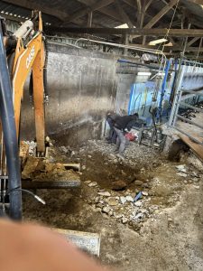 Travaux d’agrandissement d’une salle de traite agricole réalisés par BF Maçonnerie